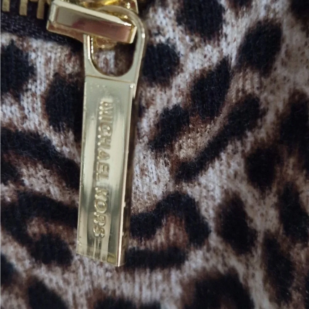MICHAEL KORS ANIMAL PRINT LONG SLEEVE LONG CARDIGAN WITH LOGO ZIPS & BUTTONS M